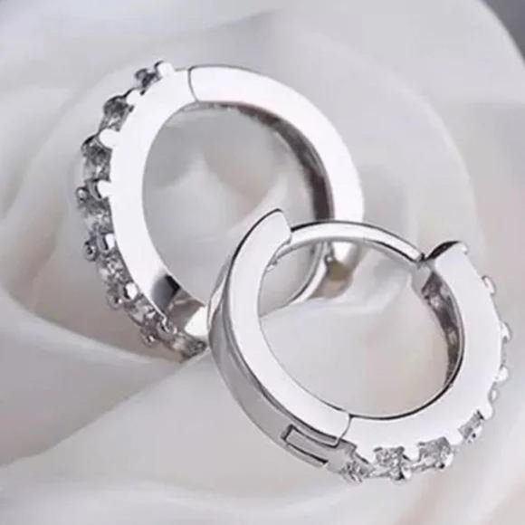 NEW 925 STERLING SILVER HOOP DIAMOND EARRINGS, NICE EARRINGS, CUTE EARRINGS - Picture 3 of 5